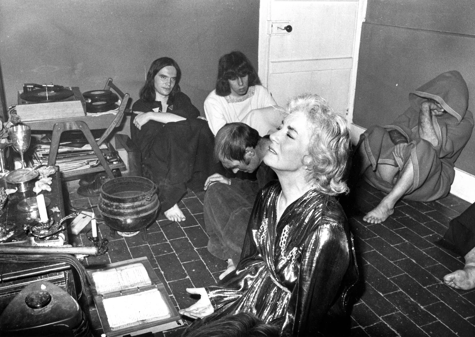 Alex Sanders in trance before the altar, Chantry Cottage, 2 July 1974