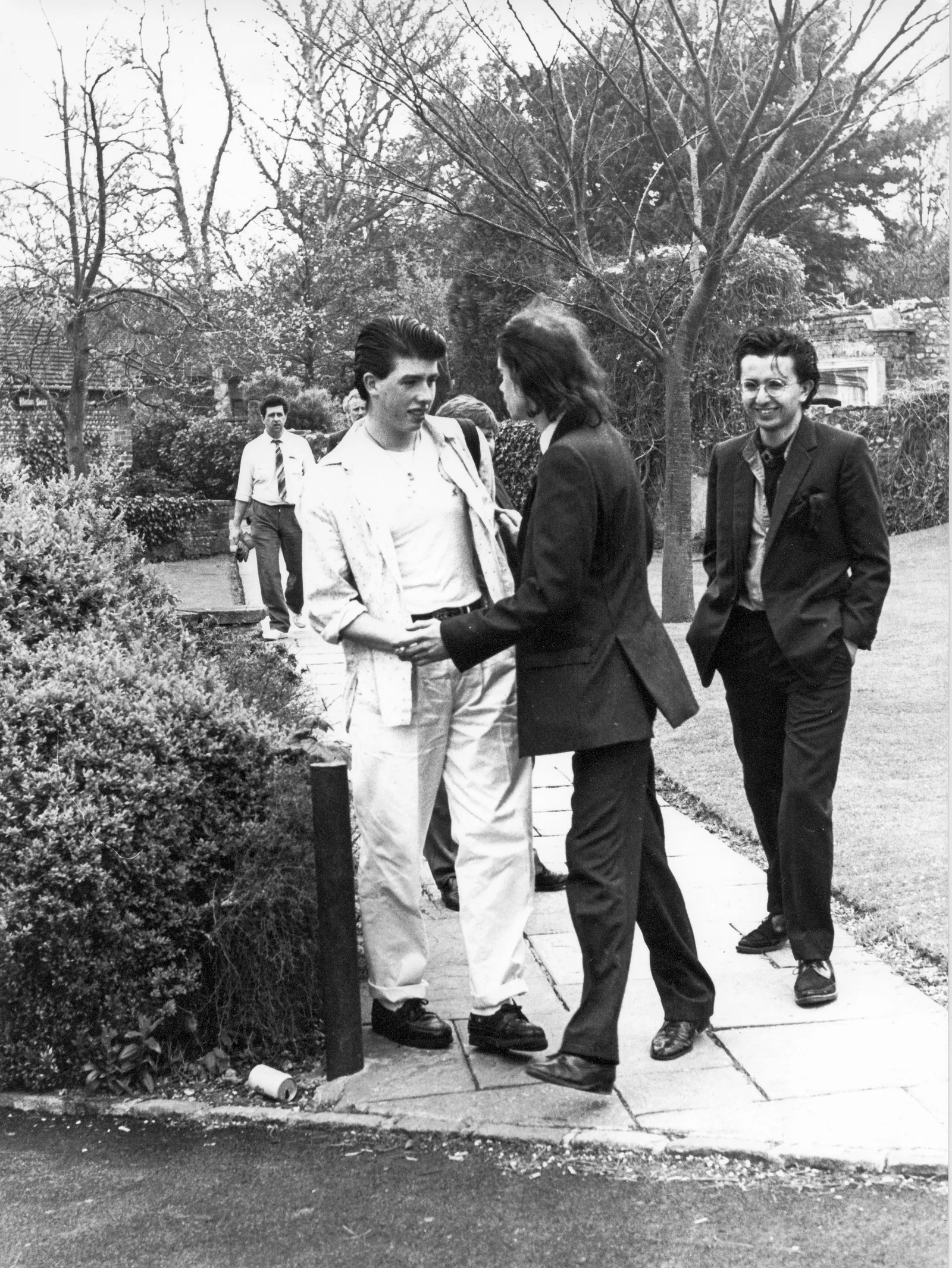 Victor Sanders with companions in Manor Gardens, Bexhill Old Town, 19 May 1988