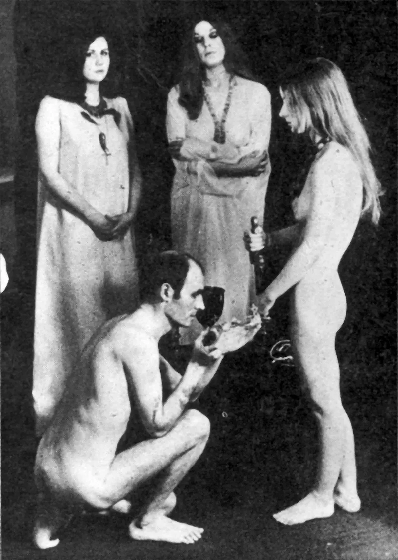 Initiation of Janet Farrar (nee Owen)