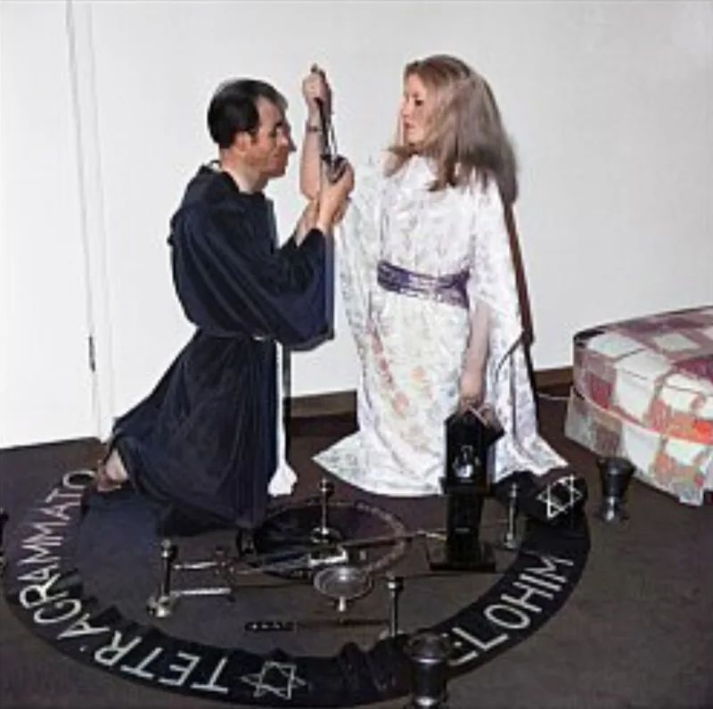 Image of Alex and Maxine Sanders in Claridges 1966