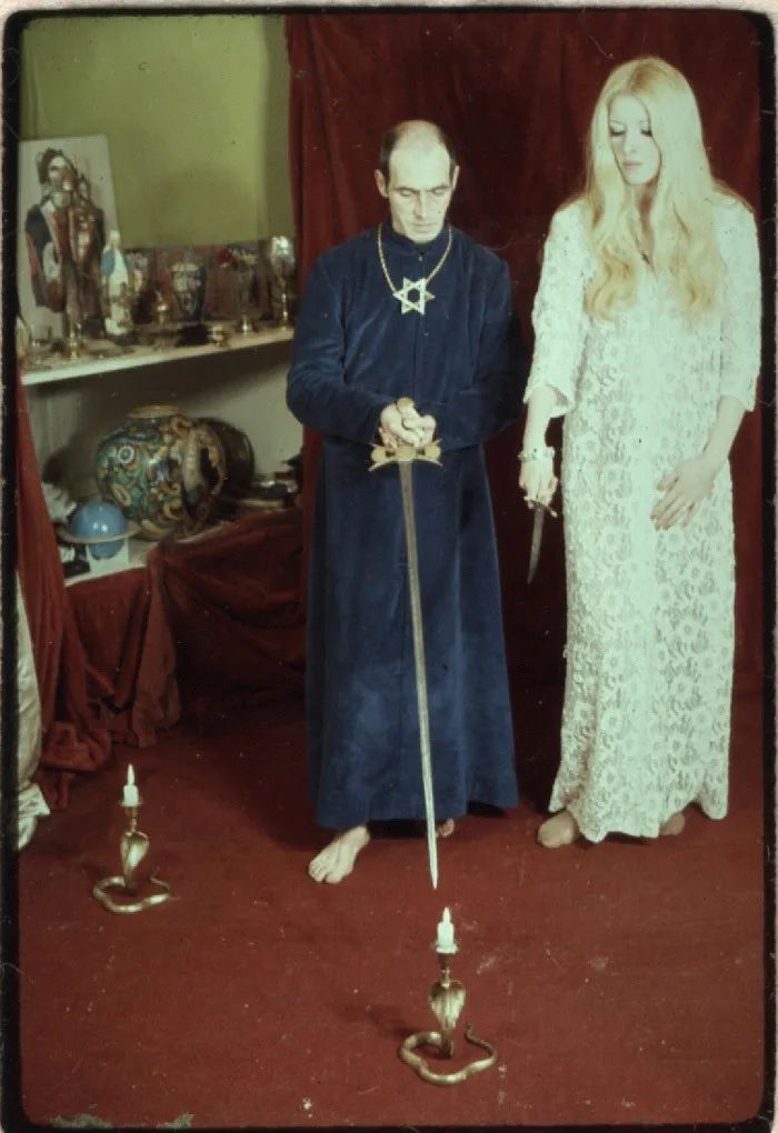 Image of Alex and Maxine Sanders at the initiation of Janet Farrar