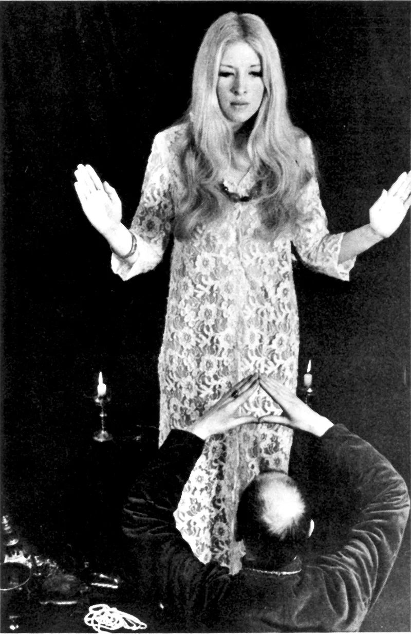 Initiation of Janet Farrar (nee Owen)