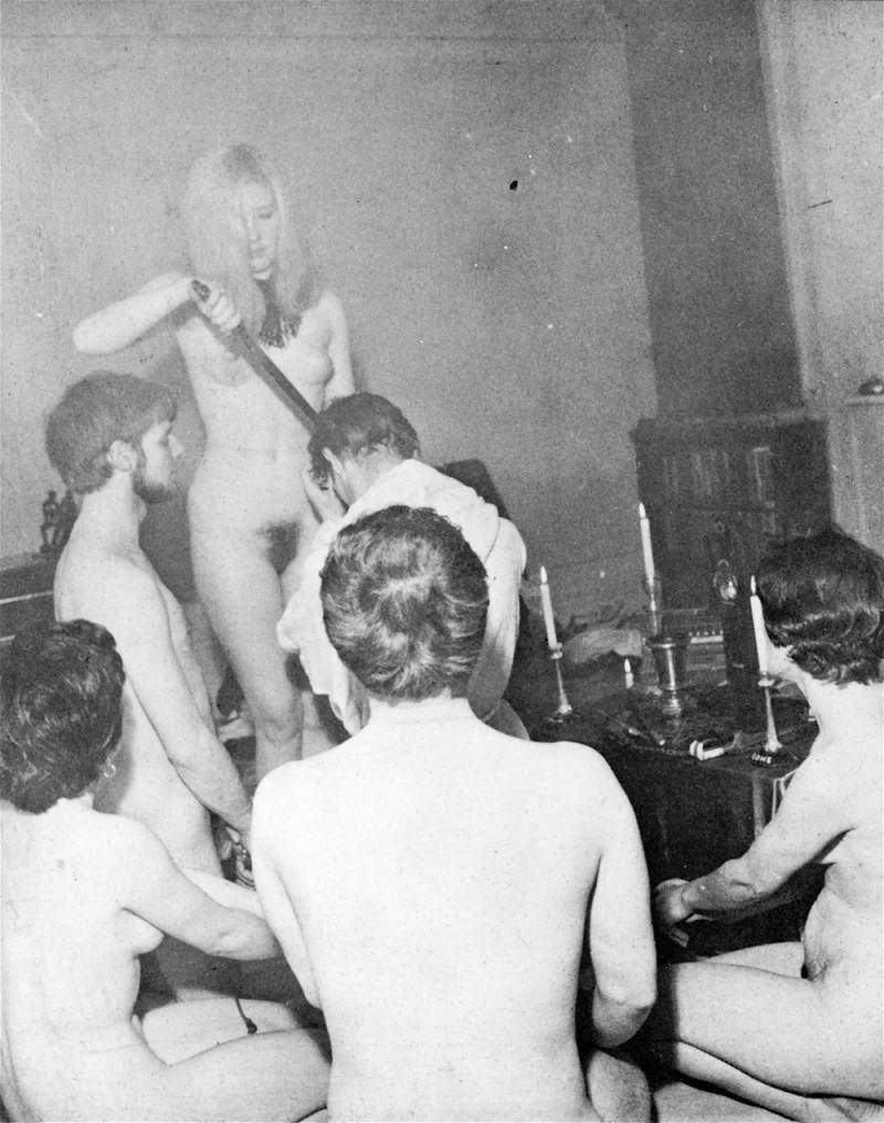 Photo of Maxine Sanders during initiation ceremony.